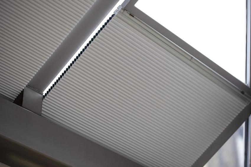Cortinas plisadas para ventanas de techo: estilo y funcionalidad para tu buhardilla