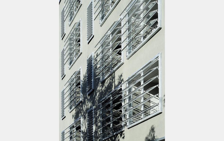 Edificio de VPO en Barcelona. Premio FAD. Arquitecto Emiliano Lopez