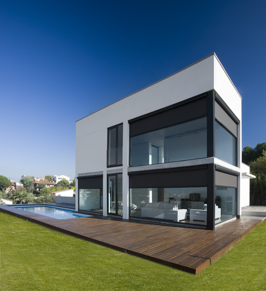 Cortinas enrollables de exterior antiviento