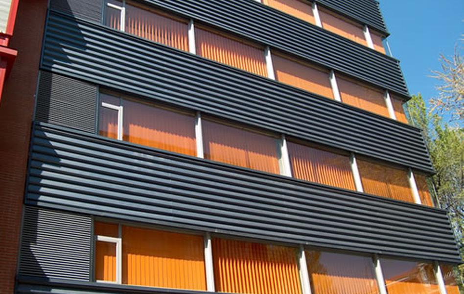 Centro educativo cortinas verticales