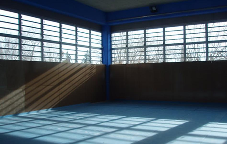 Colegio Narcís Monturiol ventana hervent